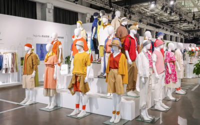 逆势开店的优衣库,越来越不像卖衣服的