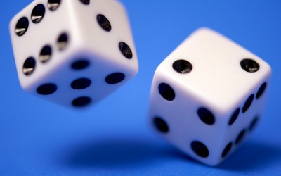 在海外,腾讯和网易正在打一场看不见的“战争”