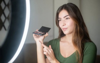 我,00后,在TikTok用英文卖货,月入3万+